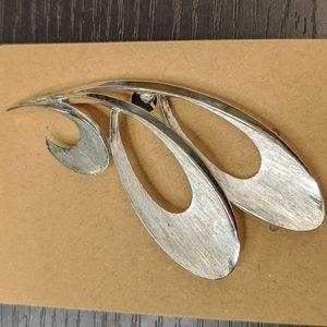 Trifari signed brooch